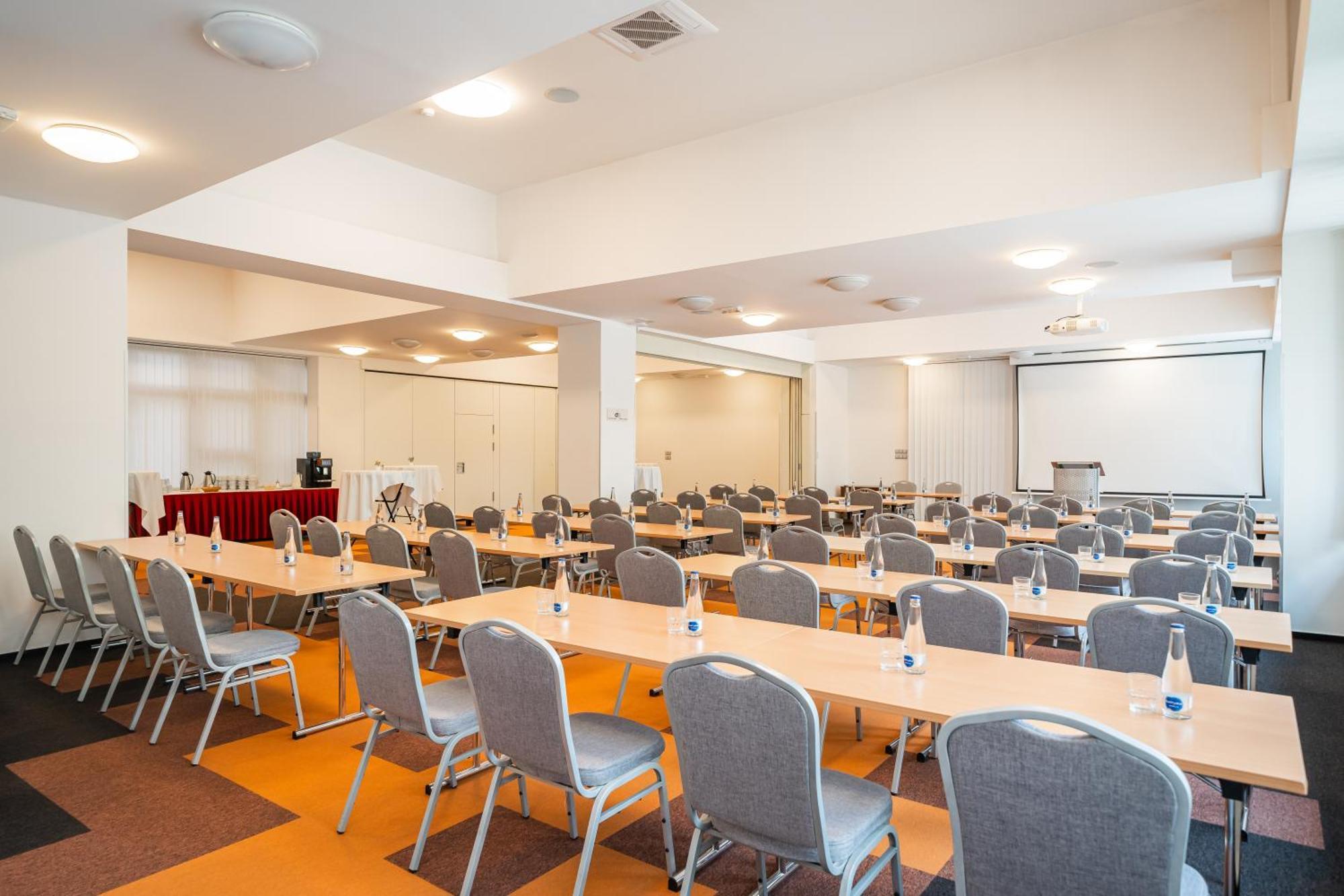 Hotel Globus Prague Luaran gambar